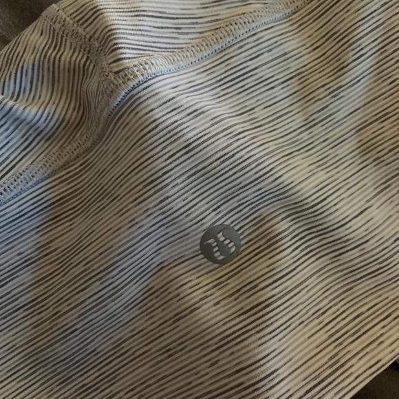 Lululemon wonder under leggings - Picture 3 of 6